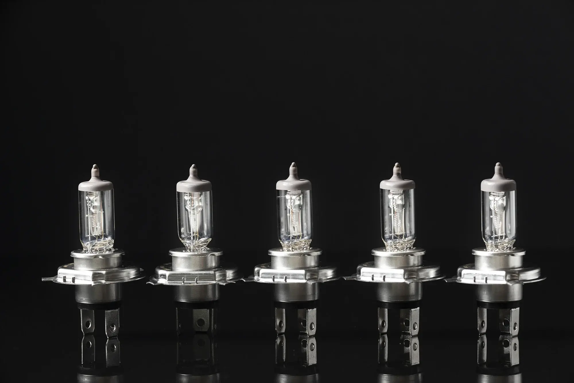 Регулювання світла фар у сучасних автомобілях